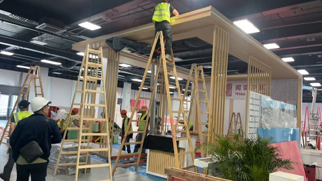 Moscow International Book Fair (MIBF) YinZu Booth on-site ceiling