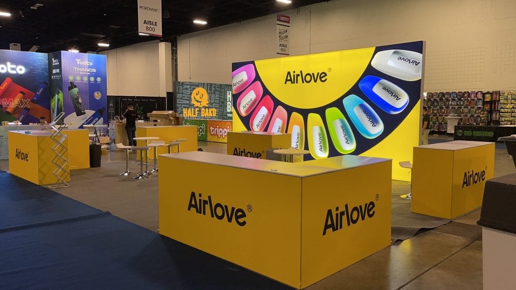 American International Electronic Cigarette Exhibition (3CHI) Airlove booth right