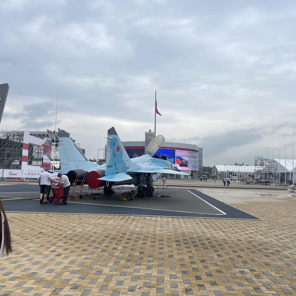 SU27