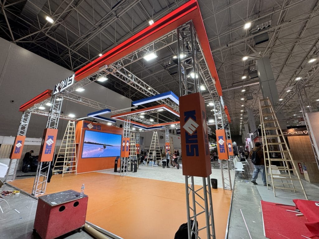 MotoSpring KEWS Booth front on-site
