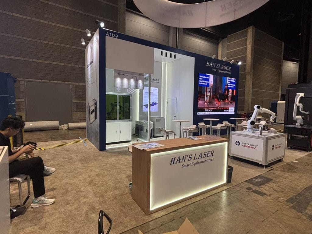 FABTECH Expo Han’s Laser Booth left-view live
