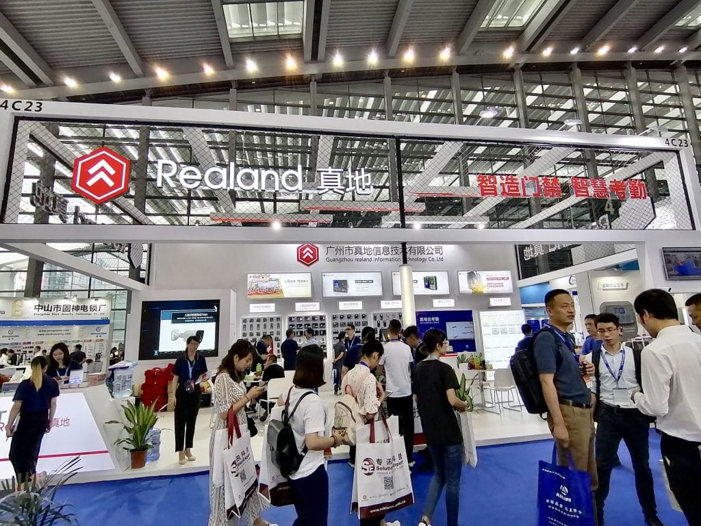 CPSE REALAND BOOTH LIVE FRONT