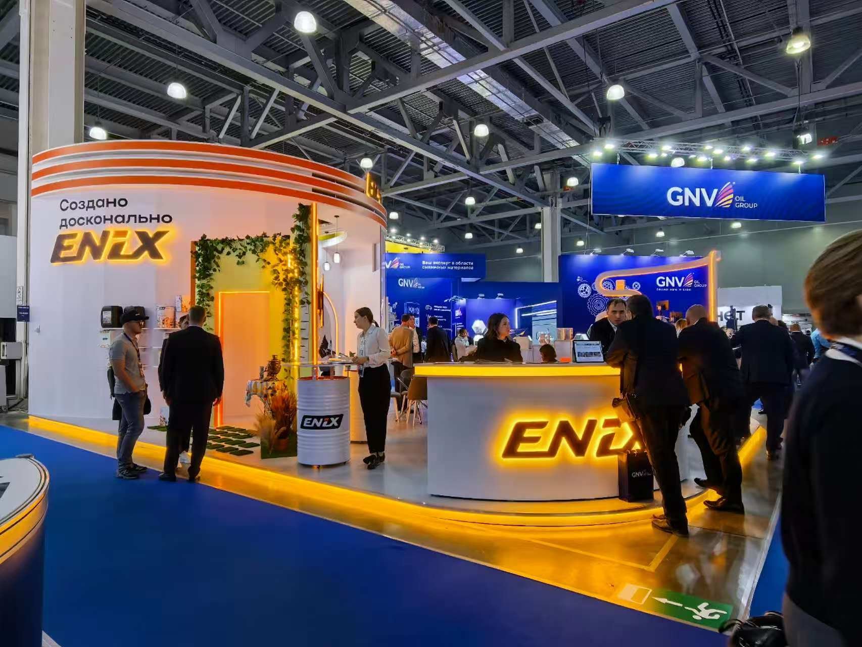 custom exhibition booth with curved walls at a trade show in Russia